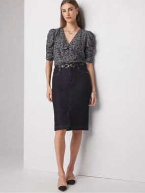 NWT White House Black Market Dark Wash Stretch Denim Pencil Skirt Size 2R NEW!